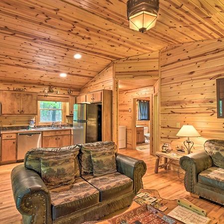 The Honeybee Cabin With Private Porch And Hot Tub Clarkesville Bagian luar foto