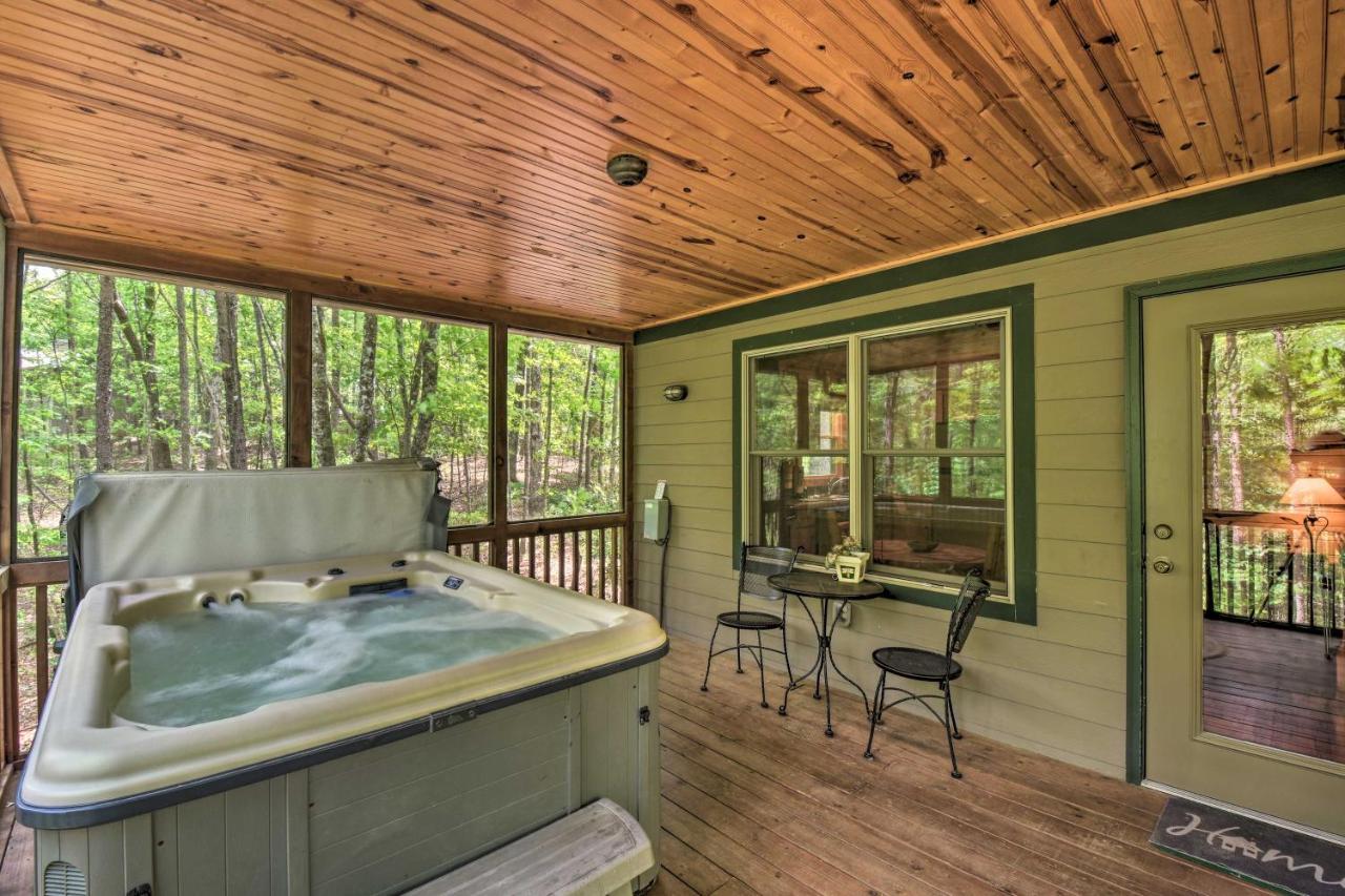 The Honeybee Cabin With Private Porch And Hot Tub Clarkesville Bagian luar foto