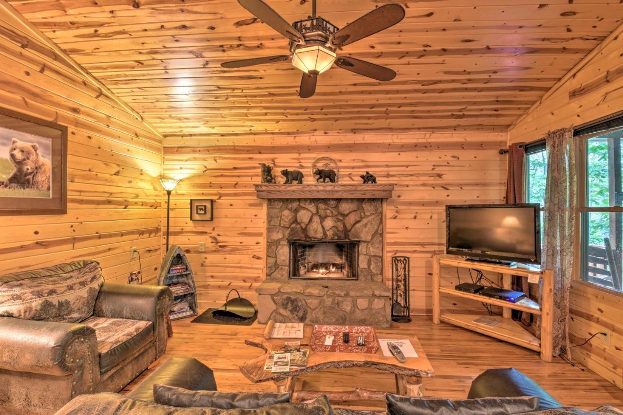 The Honeybee Cabin With Private Porch And Hot Tub Clarkesville Bagian luar foto