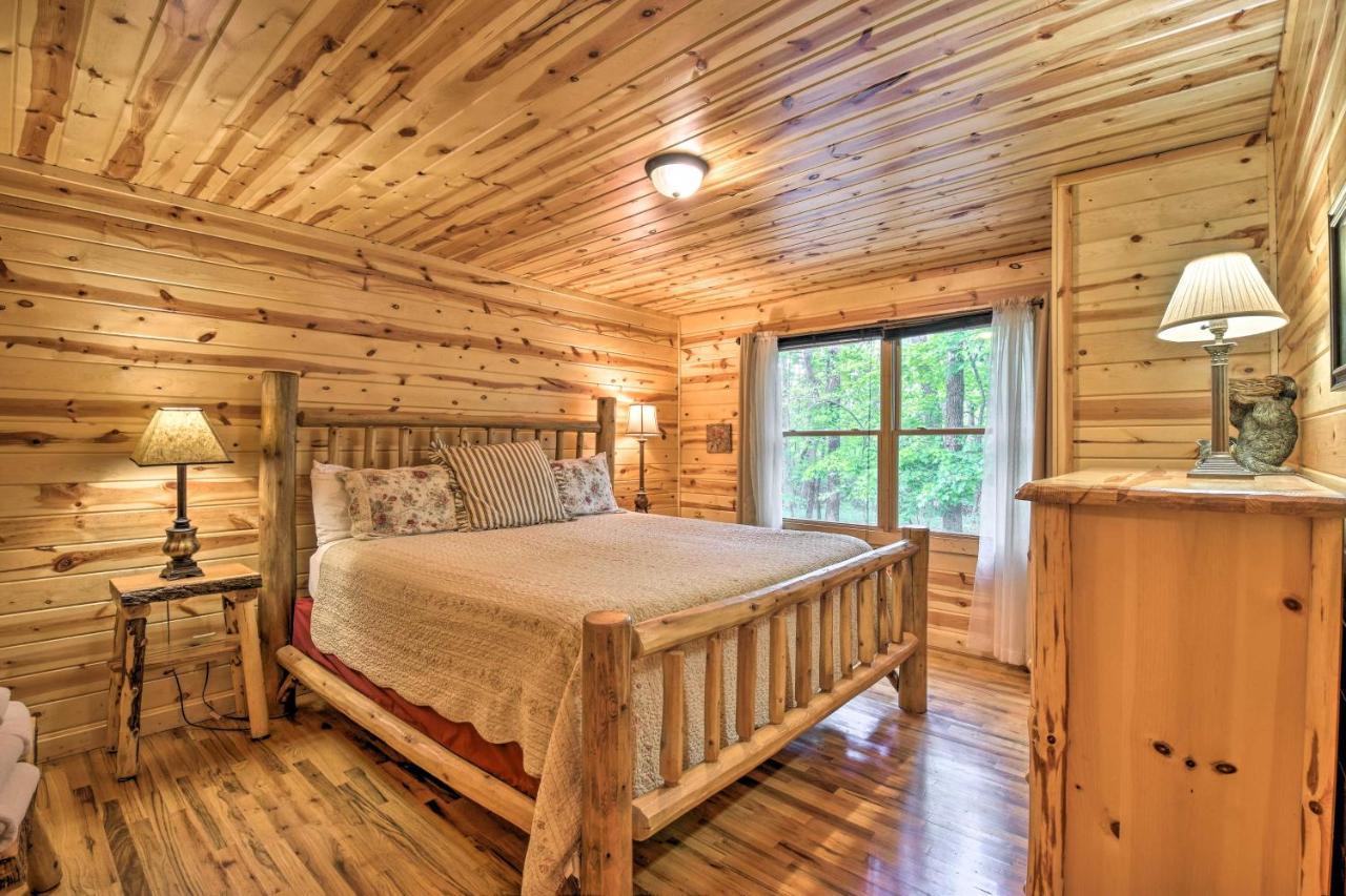The Honeybee Cabin With Private Porch And Hot Tub Clarkesville Bagian luar foto