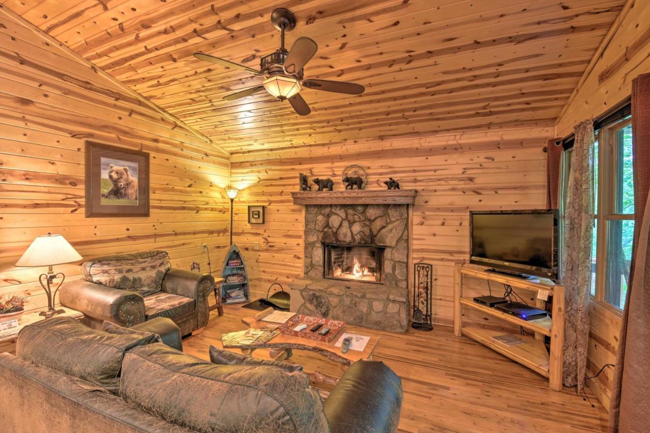 The Honeybee Cabin With Private Porch And Hot Tub Clarkesville Bagian luar foto
